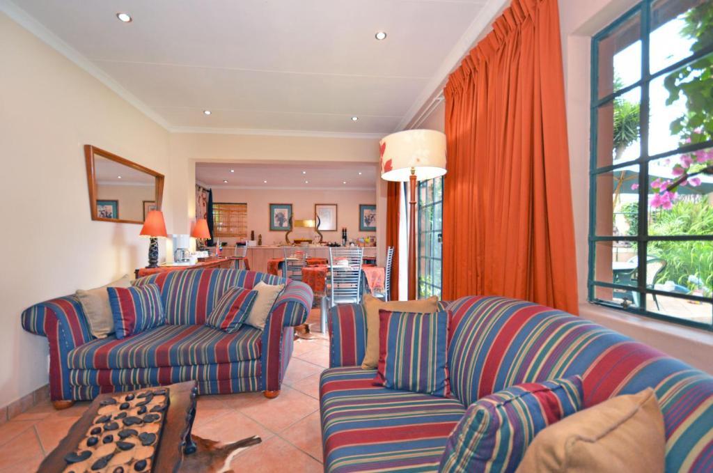 Cherry Tree Cottage B&B Linden Johannesburg Bagian luar foto