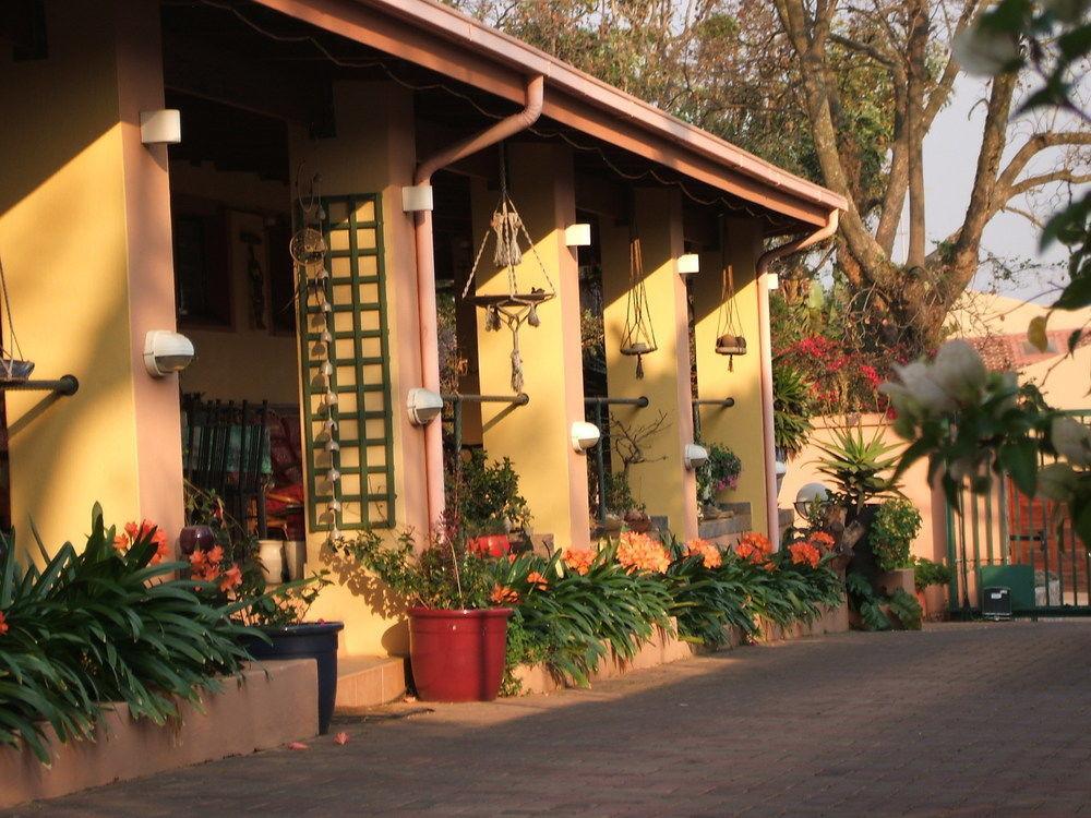 Cherry Tree Cottage B&B Linden Johannesburg Bagian luar foto