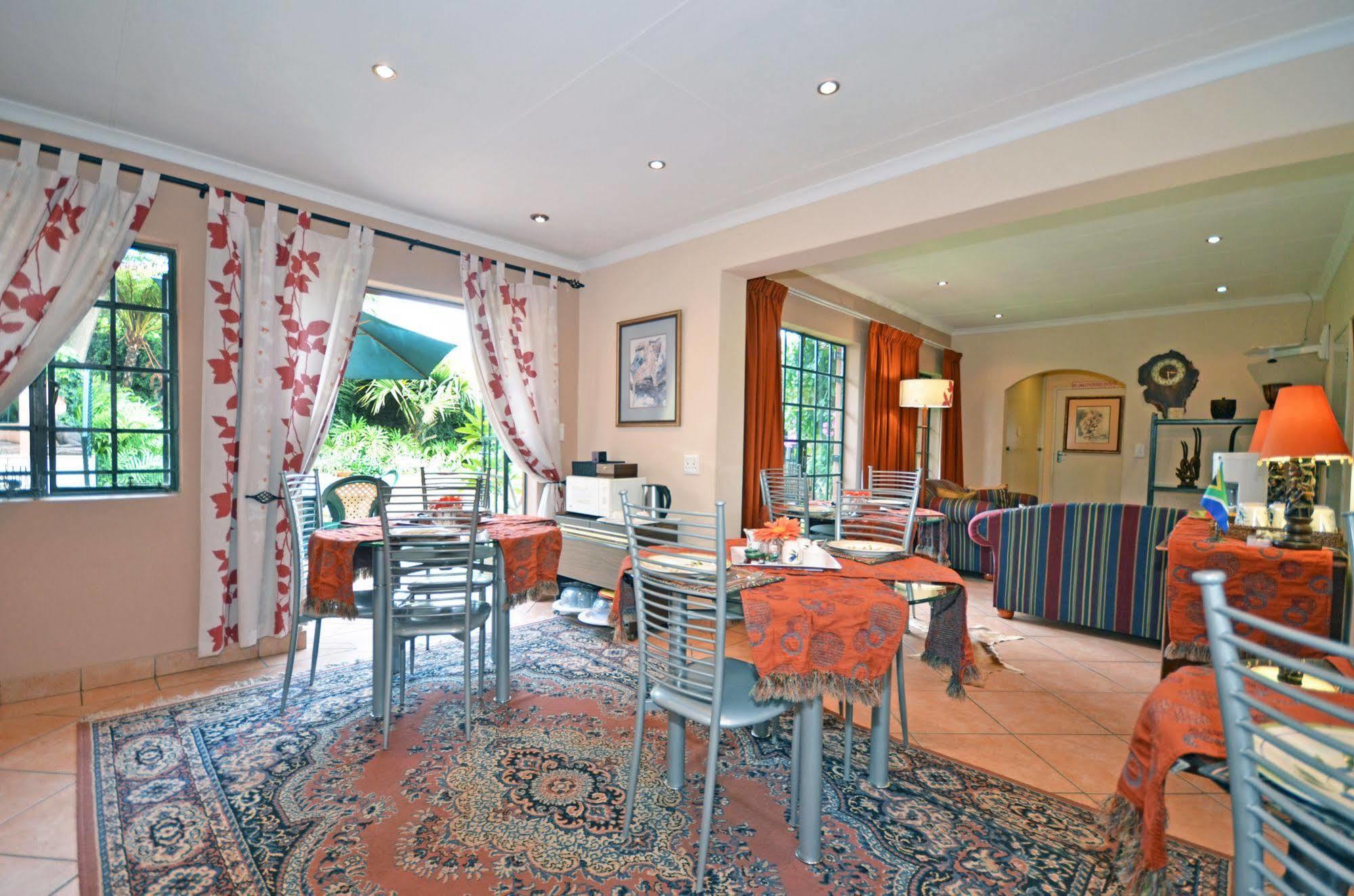 Cherry Tree Cottage B&B Linden Johannesburg Bagian luar foto