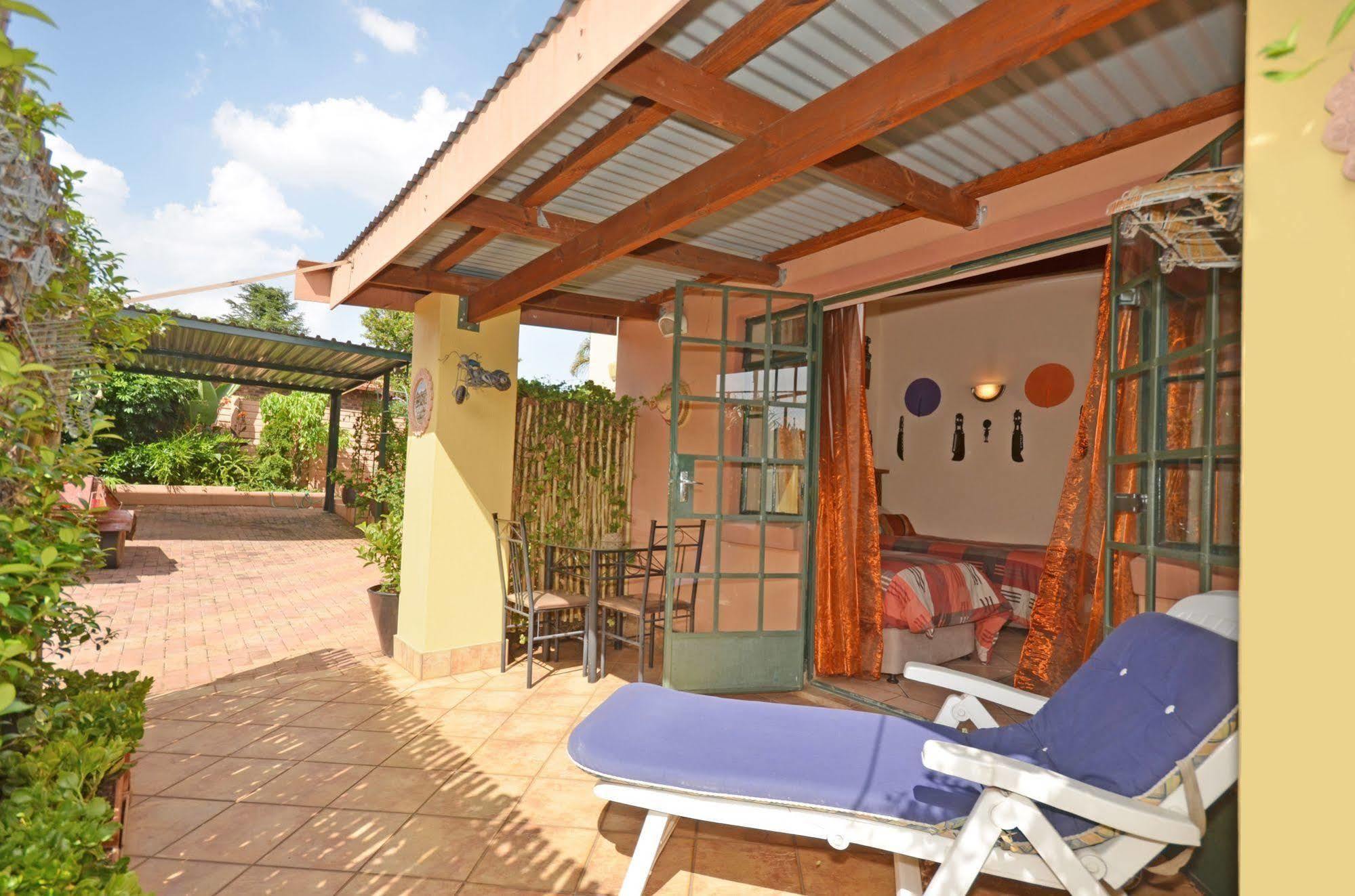 Cherry Tree Cottage B&B Linden Johannesburg Bagian luar foto
